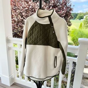 Abercrombie and Fitch Asymmetrical Snap up Fleece